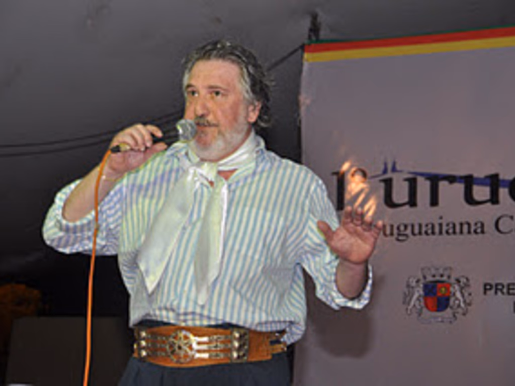 João de Almeida Neto e Pirisca Grecco fazem show solidário