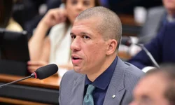 PL visa adotar ingresso solidário com doação de ração em eventos