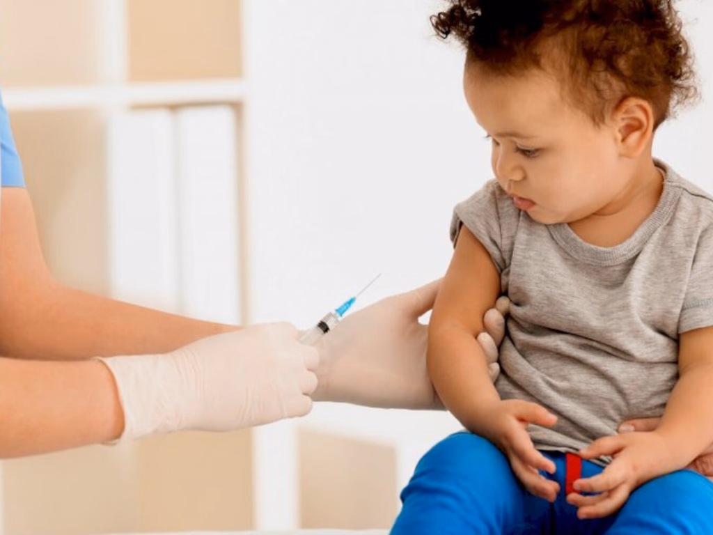 Vacinação para crianças de seis meses começa segunda