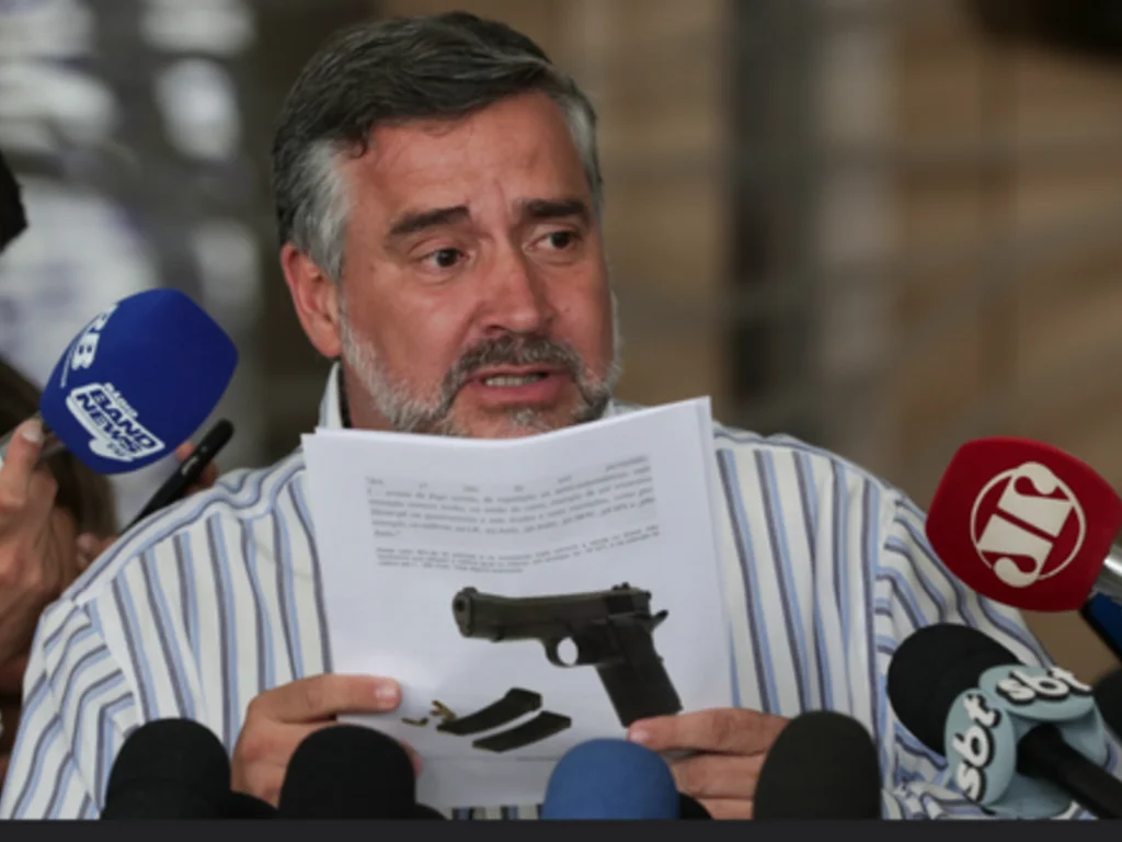 PT anuncia ADIn contra decreto sobre posse de armas