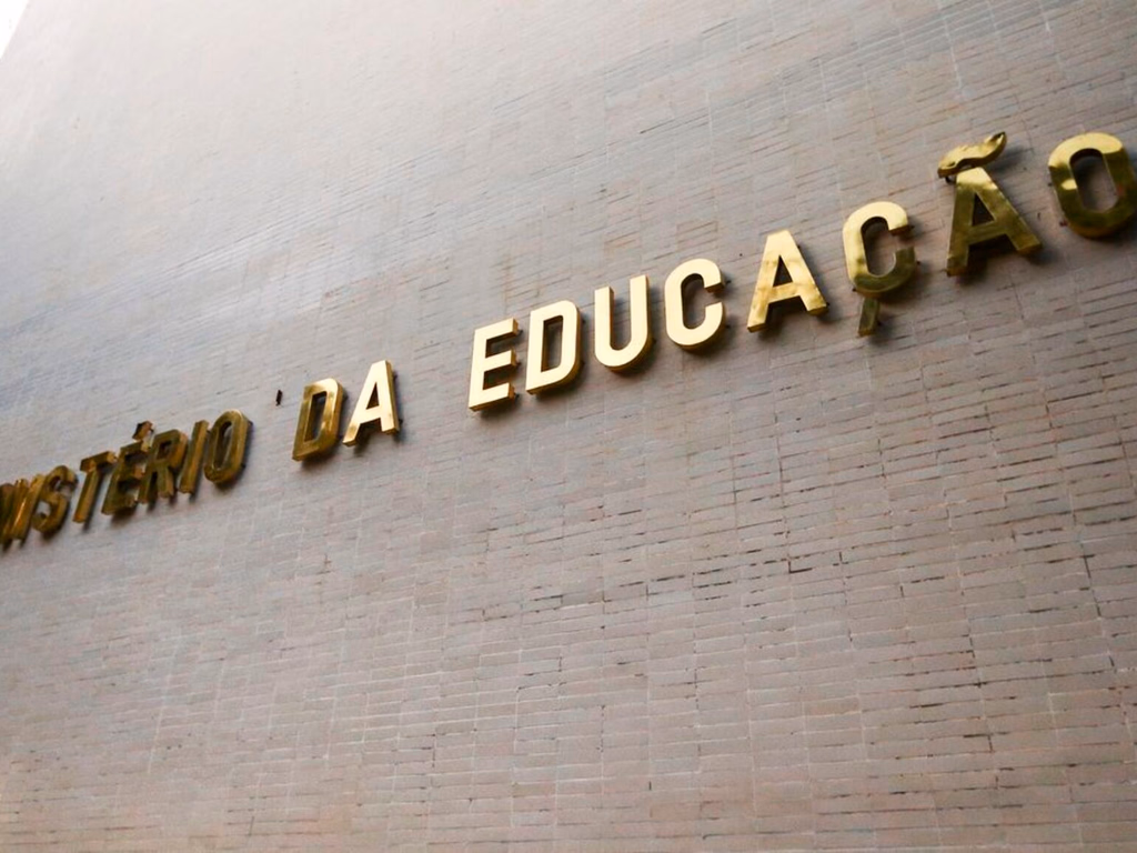 Programas de bolsa do MEC tiveram reajuste de até 75%