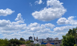 Mais de cem famílias da antiga Cohab recebem escrituras de imóveis