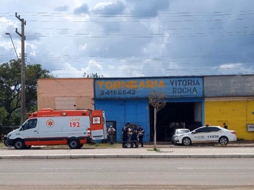 Mulher mata o marido em um bar