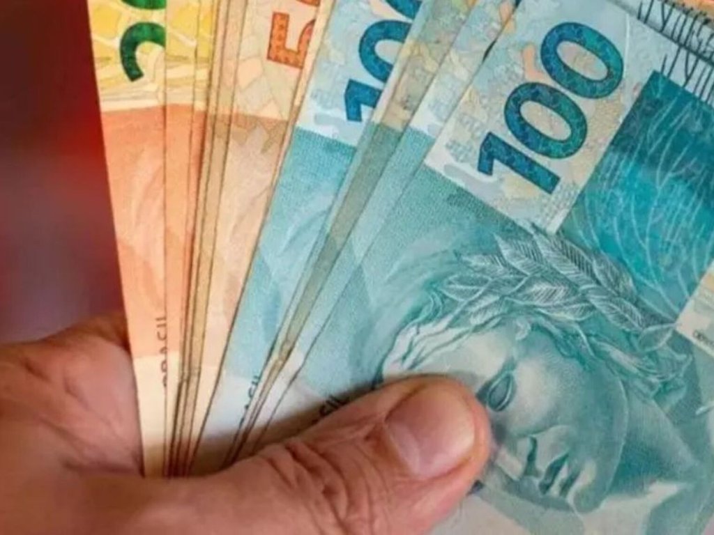 Primeira parcela do 13º deve ser paga até 28 de novembro