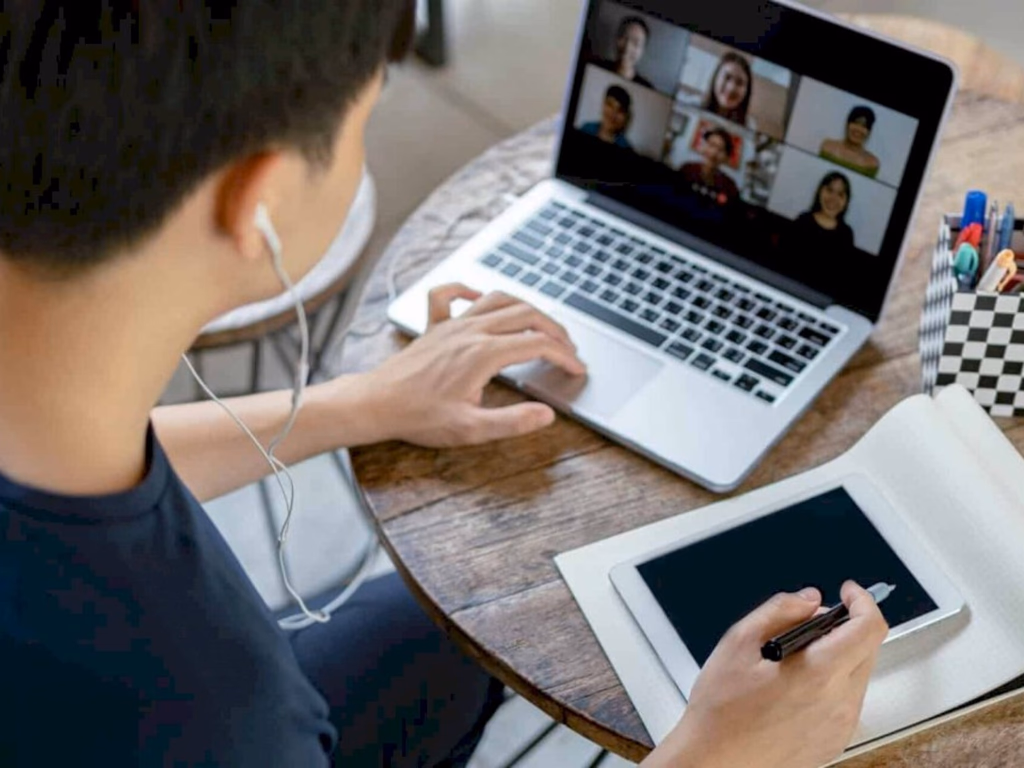 Professores que se formaram no EAD mais que dobrou em 10 anos