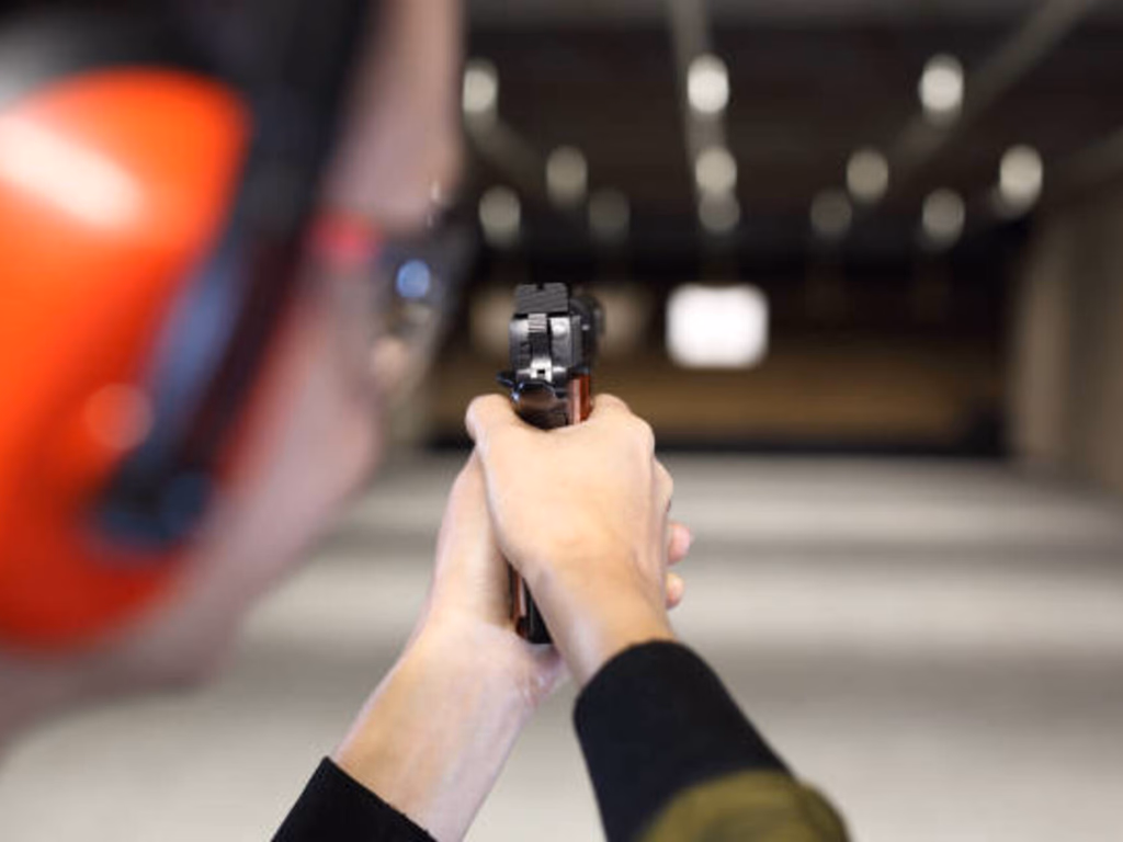 Compra de armas cai 91% no Brasil, mas número de fuzis cresce