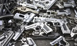 Mulher é presa com mais de 100 papelotes de cocaína