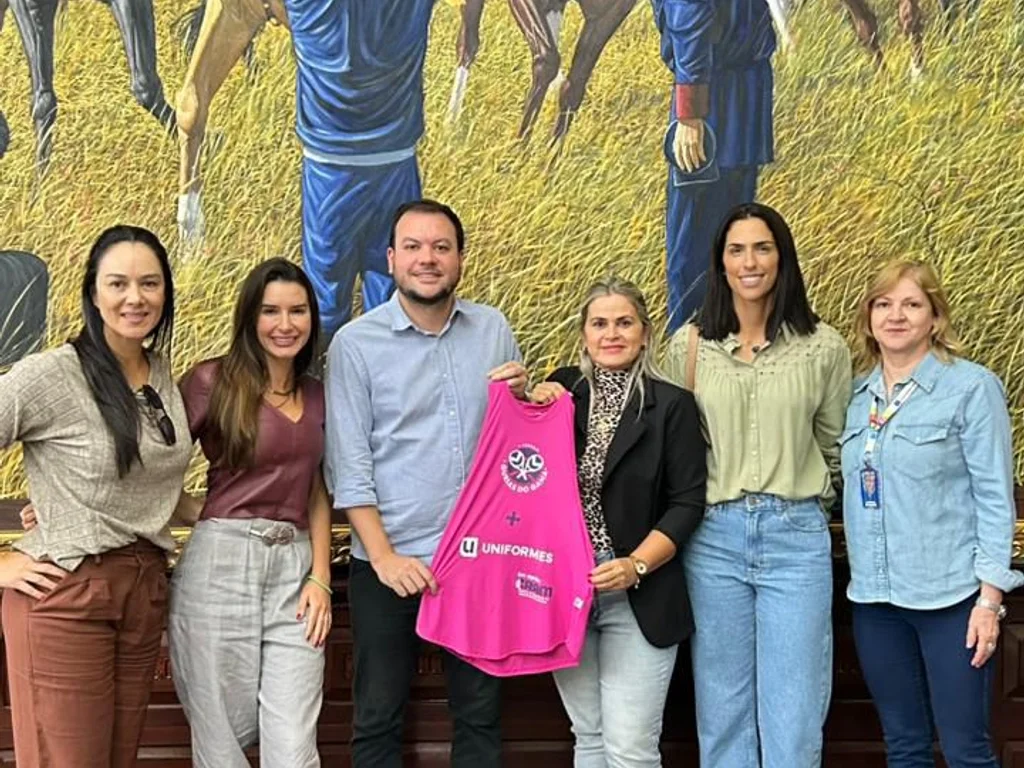 Torneio solidário de beach tennis vai beneficiar mulheres atendidas pelo Cram