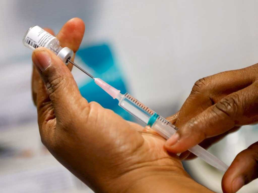 RS atende pedido do Cosems e intervalo entre doses volta para 12 semanas