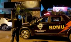 Polícia resgata cachorro abandonado no calçadão