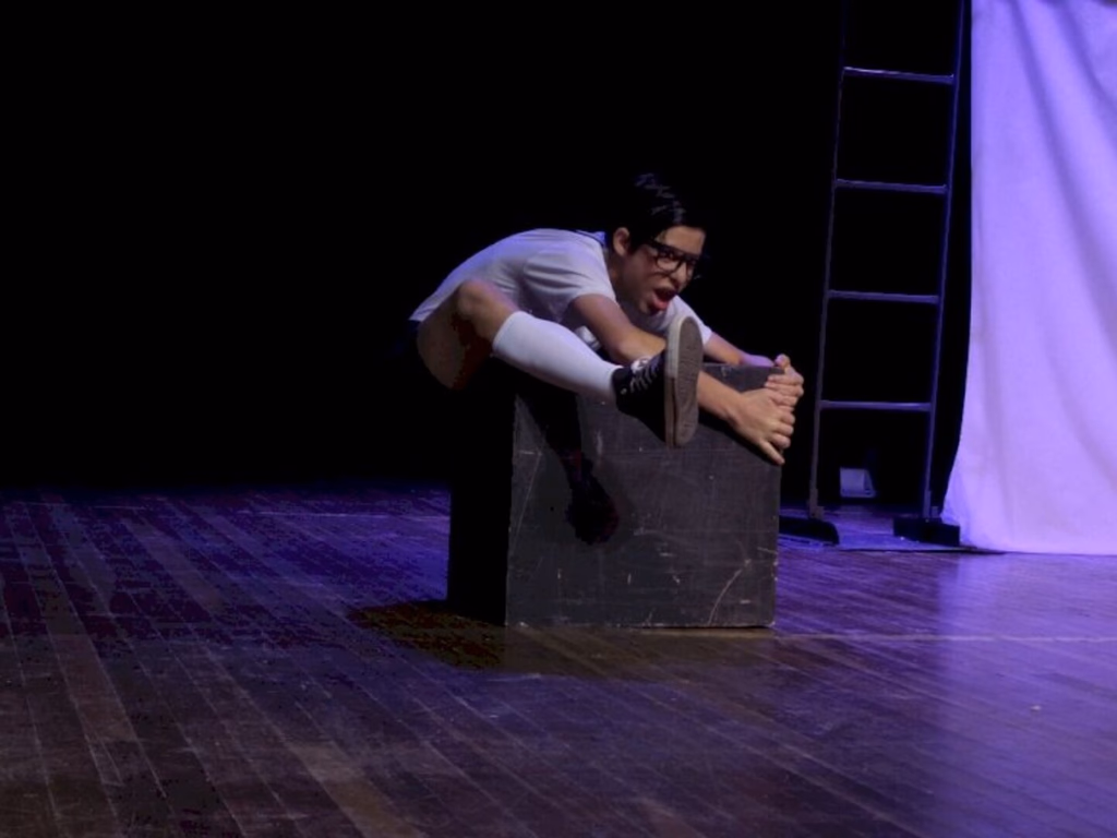 Companhia Clandestinos leva arte para dentro da casa dos uruguaianenses