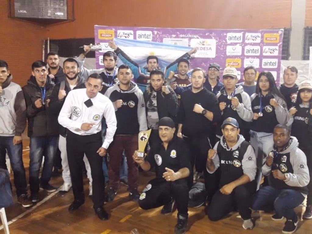 Quatro equipes uruguaianenses de boxe lutam em Artigas