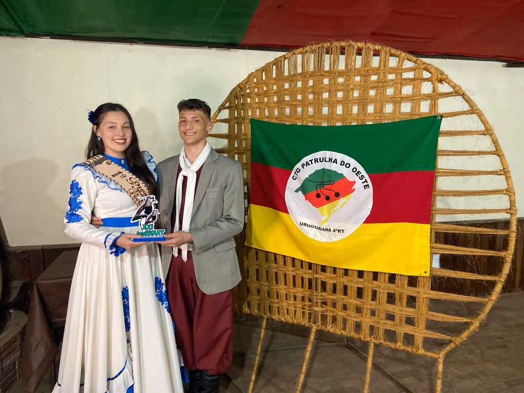 Dupla de Uruguaiana é vice-campeã da Dança de Salão no JuvEnart