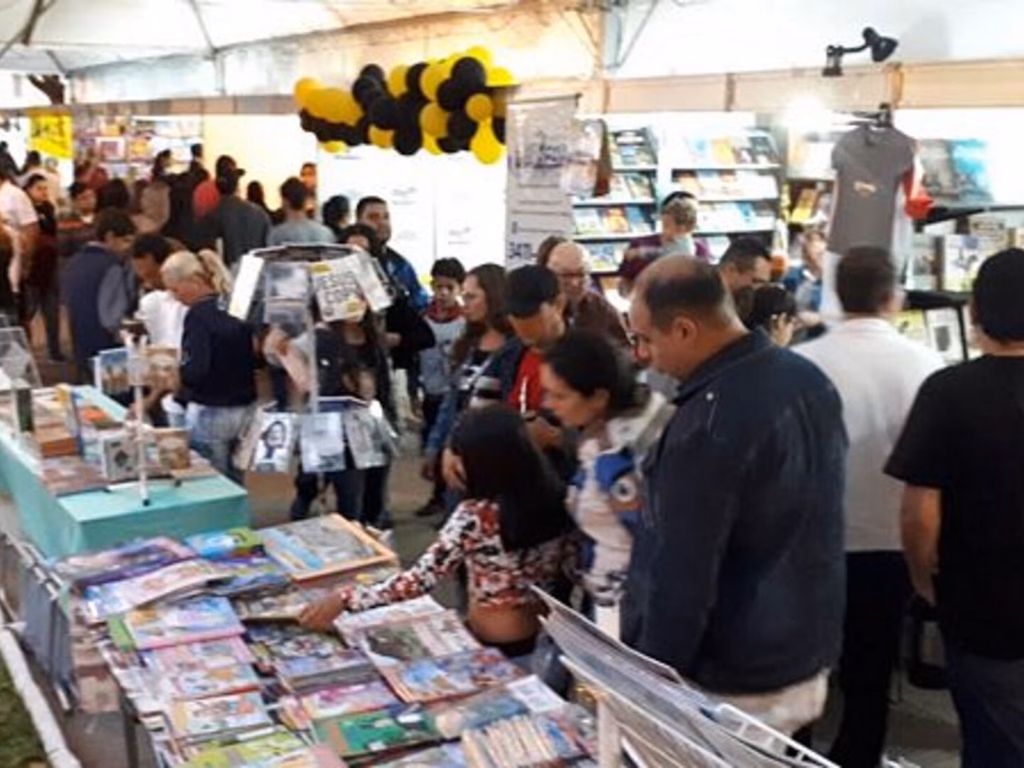 Cerca de 20 mil pessoas visitaram a Feira do Livro