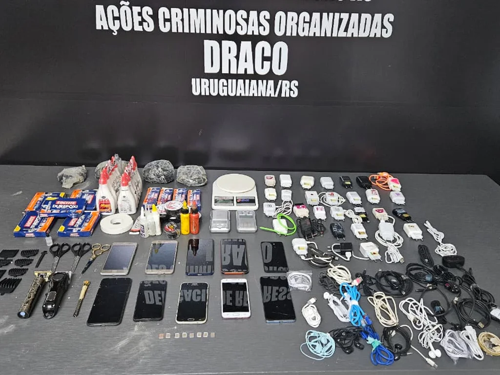 PC apreende celulares e eletrônicos que seriam levados à Modulada