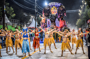 Escolas de samba realizam ensaios e festas neste fim de semana 
