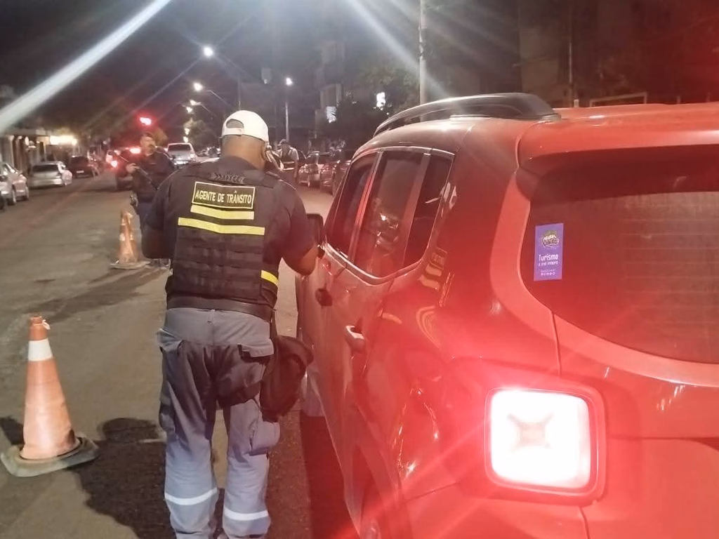 Balada Segura registra mais de dez infrações e flagra menores em áreas noturnas