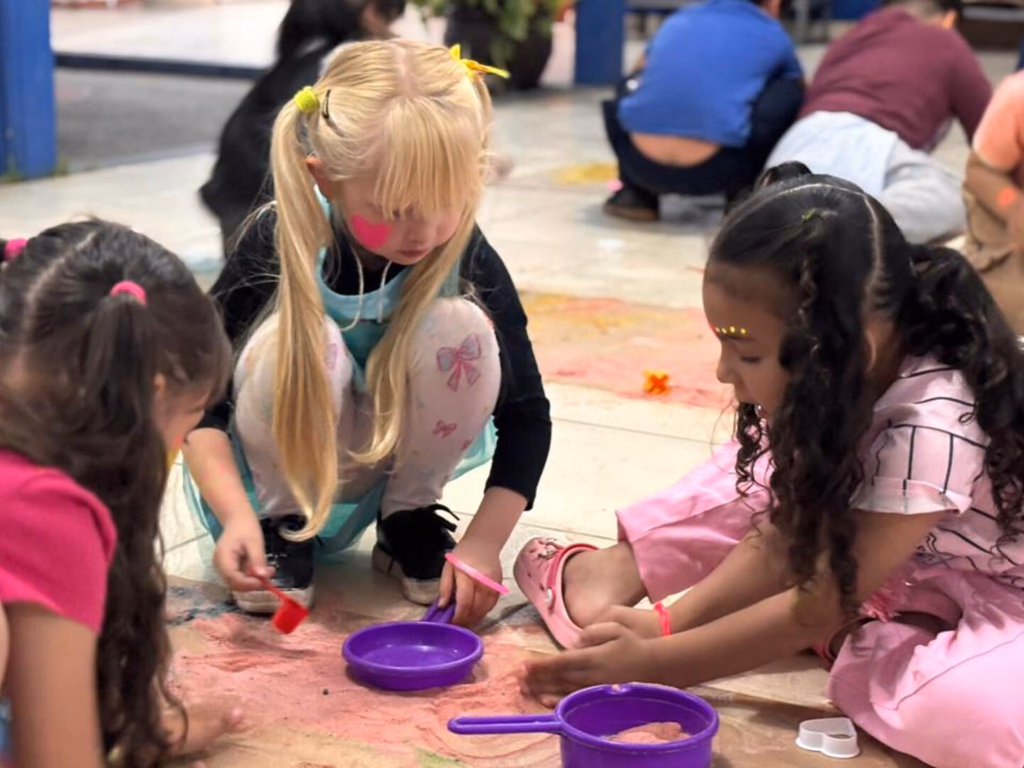 Luau Literário transforma escola em universo de imaginação e descobertas