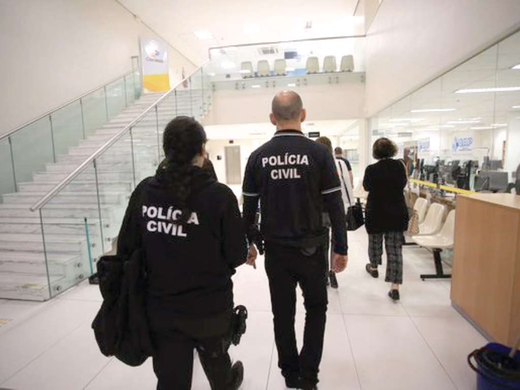 Presa ex-estagiária do TJRS suspeita beneficiar criminosos