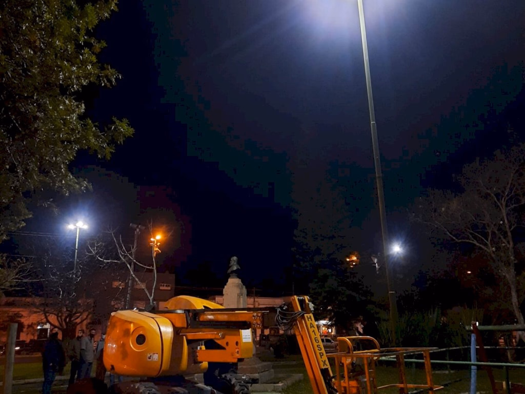 Parcão recebe lâmpadas de LED