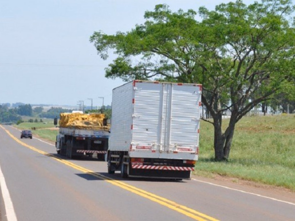Mortes no trânsito caem durante a pandemia, exceto entre caminhoneiros