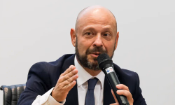 Brasil tem segunda maior saída de dólares da história em 2025