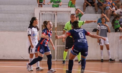 Cidade Alegria perde, mas mantém liderança isolada