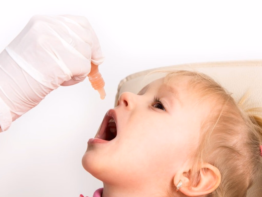 Começa a vacinação contra a poliomielite e multivacinação