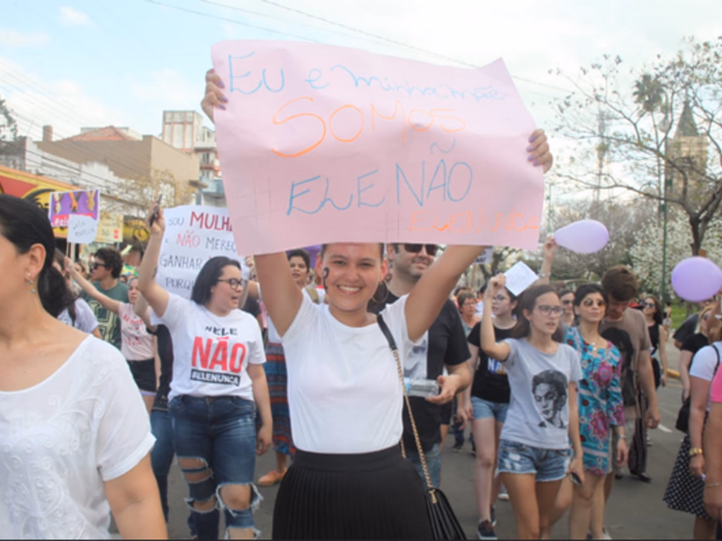 Caminhada reúne cerca de 800 pessoas