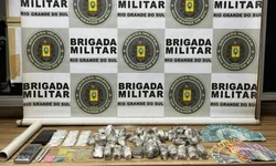 Dupla é presa com mais de 120 porções de drogas