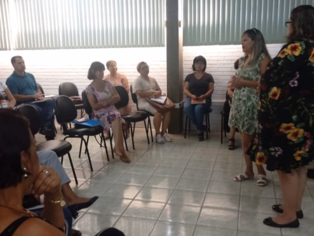 Novos diretores da região da 10ª CRE passam por capacitação