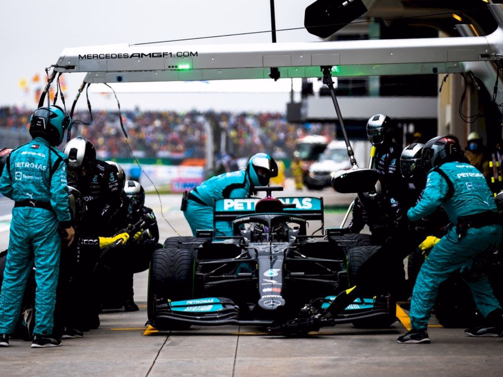Mercedes admite erro em estratégia de Hamilton no GP da Turquia