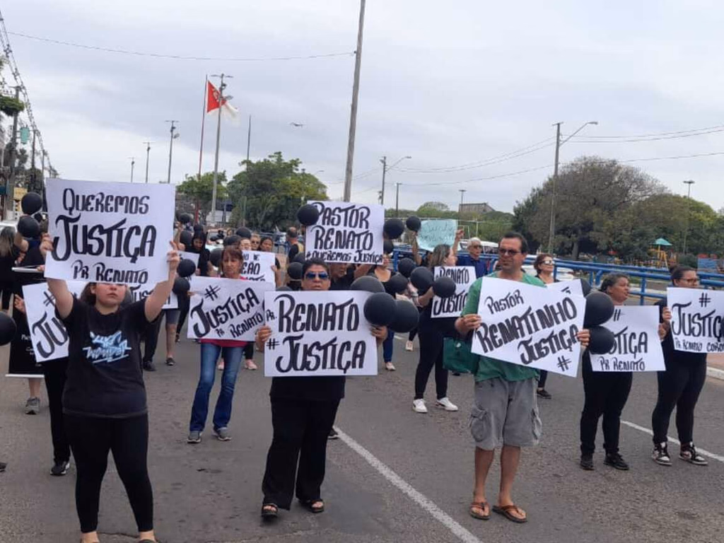 Amigos e fiéis do pastor Renato realizam caminhada por justiça