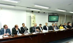 Vereadores votam hoje autorização para contratar empréstimo para pagar 13º