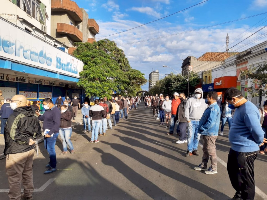 Cerca de mil pessoas procuram atendimento na Caixa