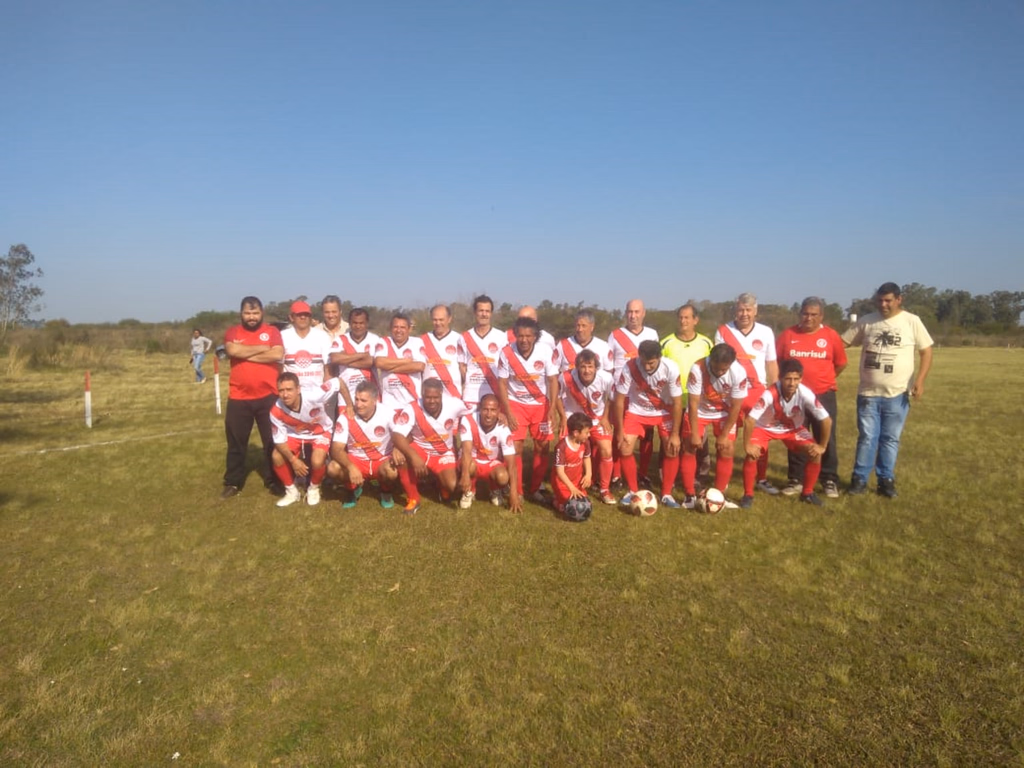 Botafogo e Barcelona vencem e decidirão o título