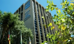 Carro explode na XV de Novembro