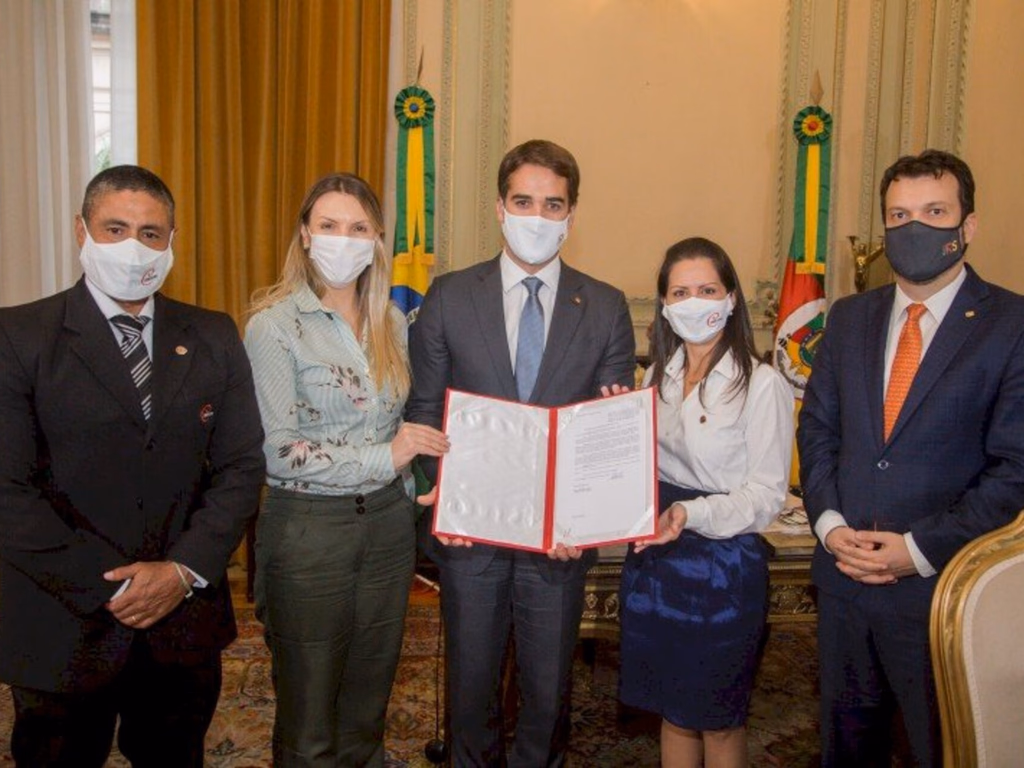 Governador sanciona atividades físicas e de ensino como essenciais