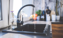 Rompimento de cabo deixa parte da cidade sem energia