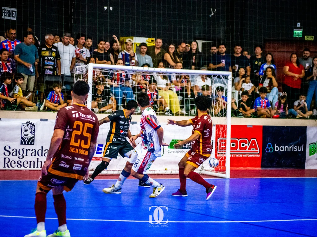 AEU reage no segundo tempo, vence o Santa Rosa e segue invicta