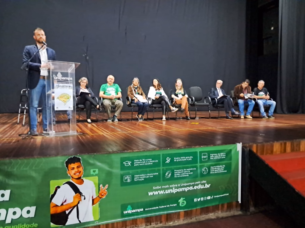 Programação em defesa do Hospital do Pampa reuniu centenas de pessoas