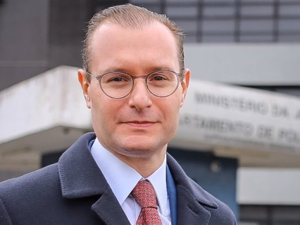 Lula confirma indicação de seu advogado para o STF