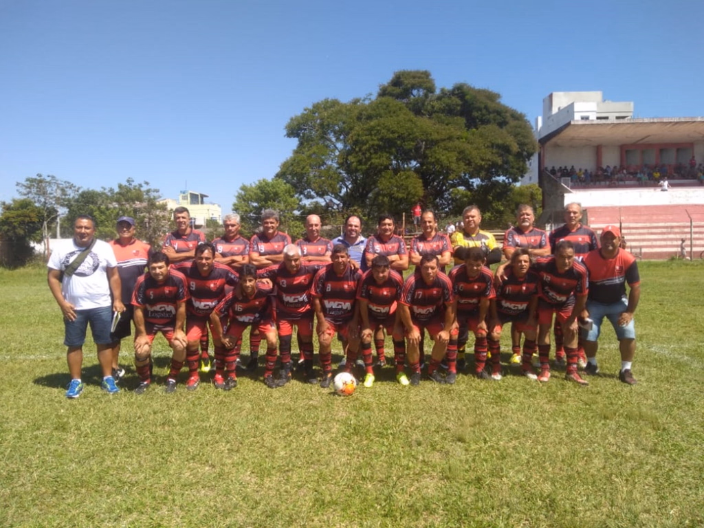 Barcelona A e Flamengo largam na frente no Campeonato dos Cinquentões