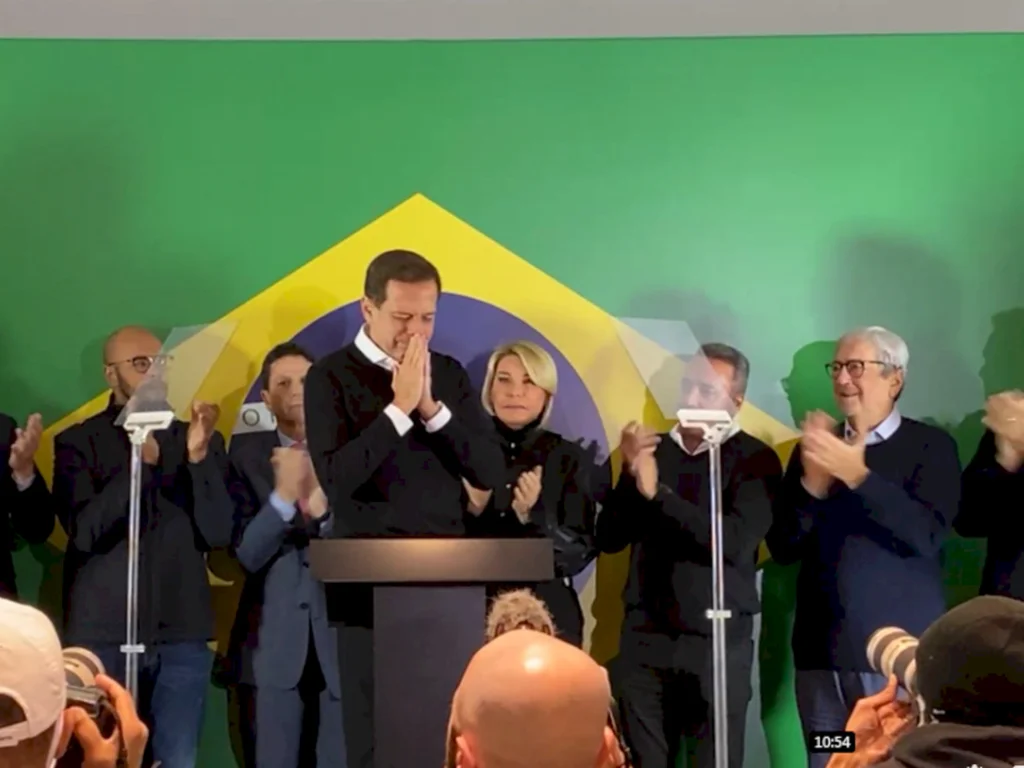 Abandonado pelo PSDB, Doria joga a toalha