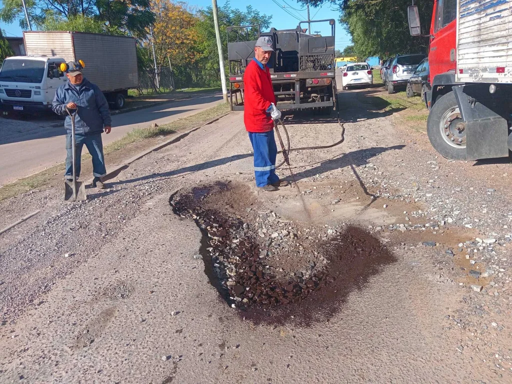 Tapa-buracos é retomada com novo material em Bagé