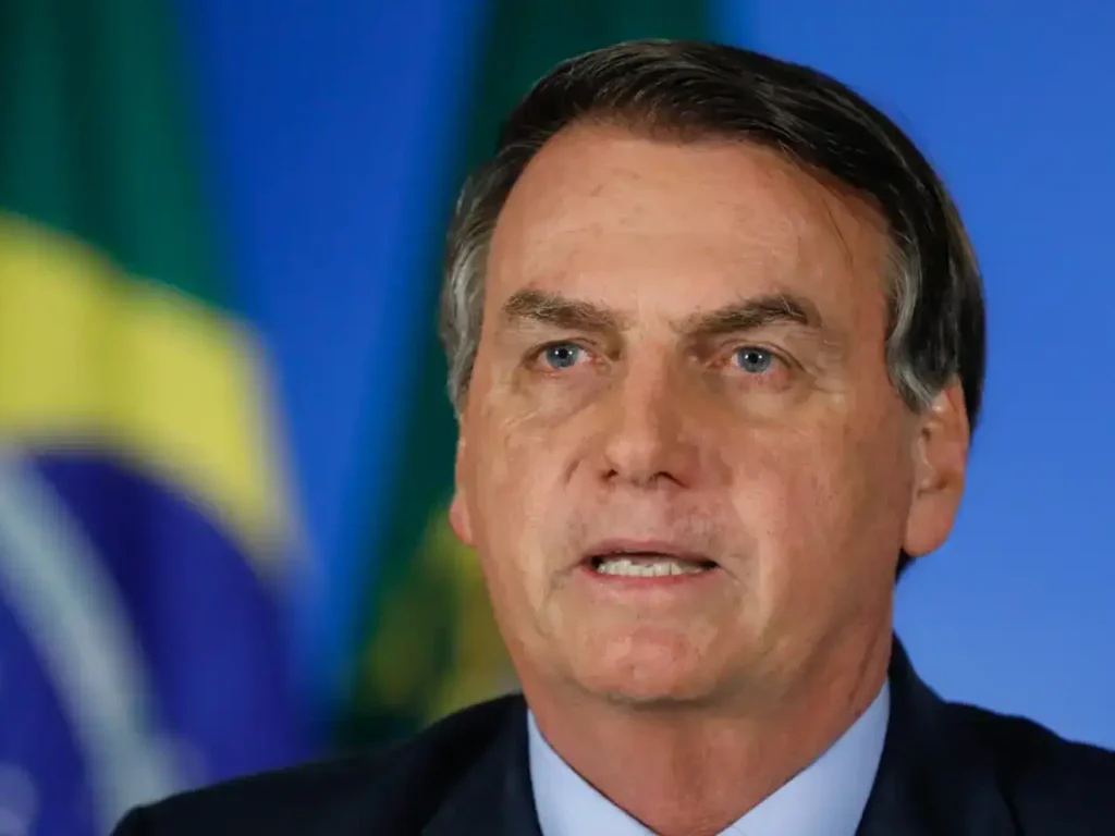 PF prende Bolsonaro por risco de tumulto e fuga