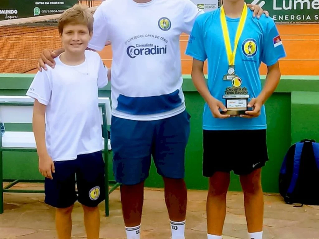 Tenista do Cantegril conquista troféus em CTG realizado em Santa Maria