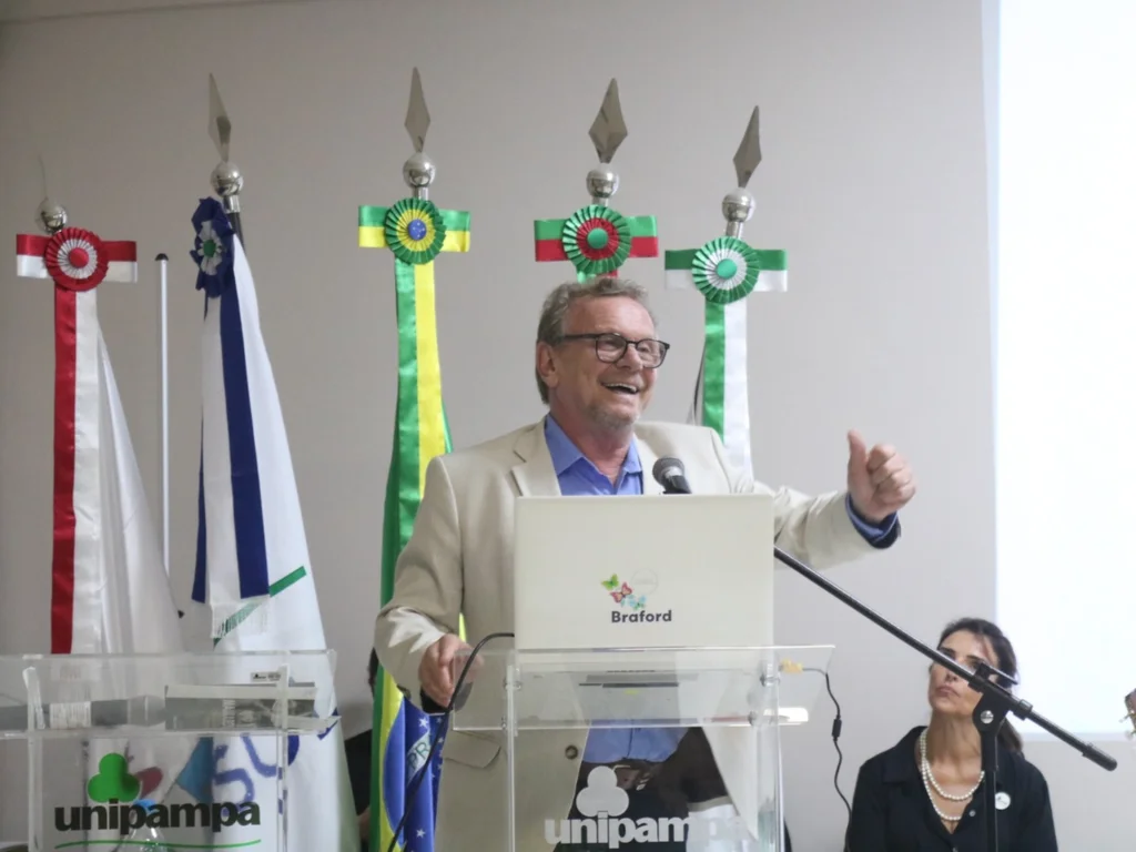Prefeito Mainardi é homenageado na Unipampa
