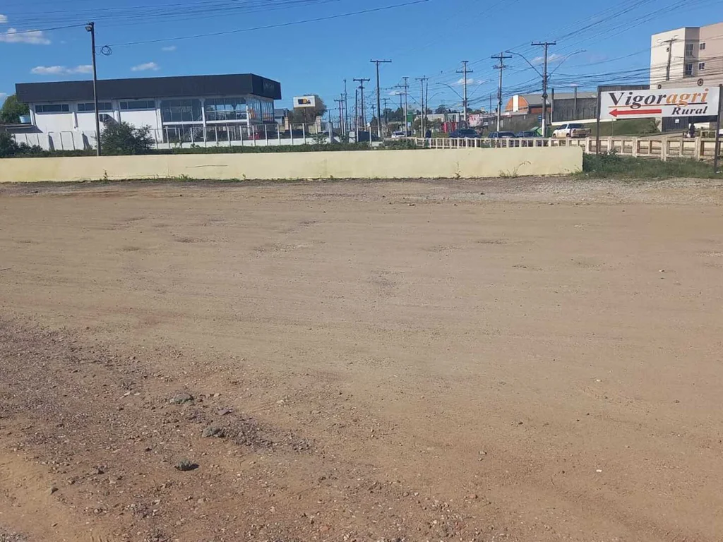 Homem morre após levar dois tiros