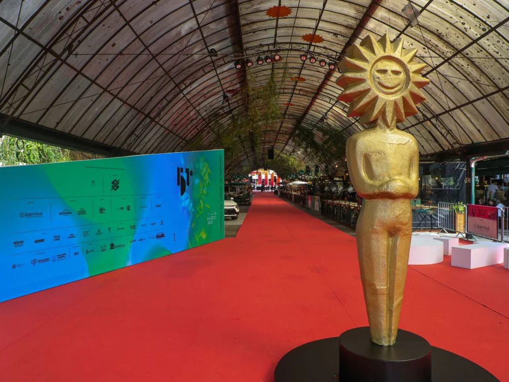 Artesãs da região realizam mostra no Festival de Cinema